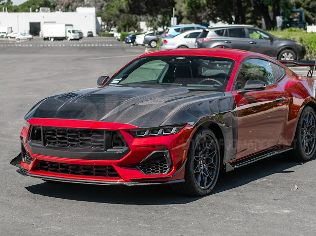 2024-UP FORD MUSTANG | SUPER SNAKE STYLE FRONT VENTED HOOD